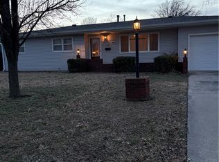 719 S Larson Ave, Chanute, KS 66720