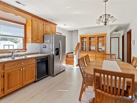 5th image of 138 W Spring Rd