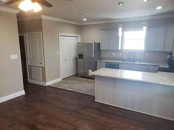 2nd image of 4210 Eagle St