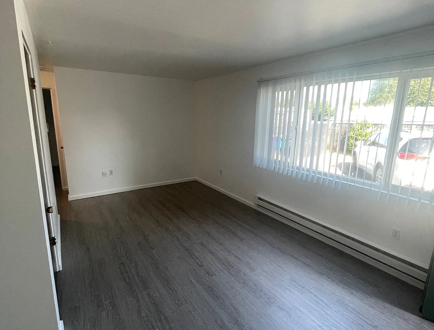 1 bed, 550 sqft, $1,299 — Photo 2
