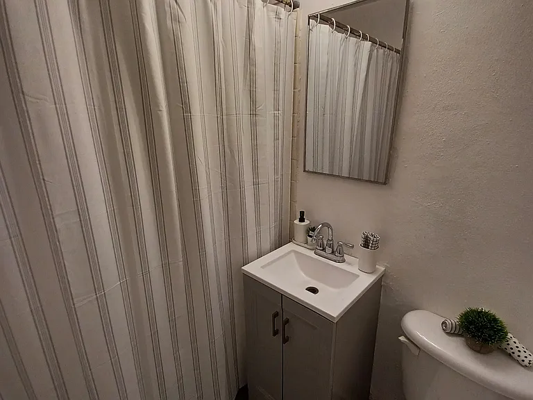 University View Apartments — Photo 36