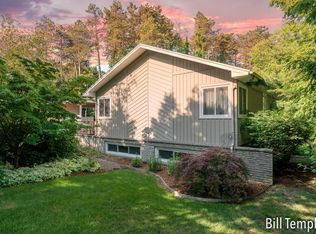 3619 Jasmine Ave NE, Grand Rapids, MI 49525