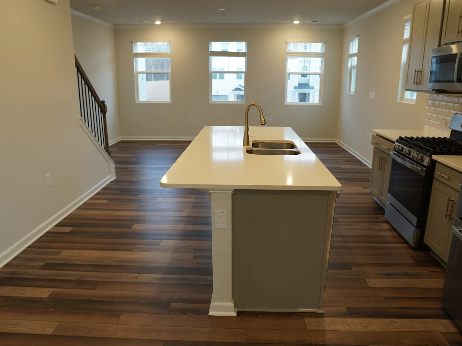 3 bed, 3.5 bath, 1786 sqft, $1,899 — Photo 4