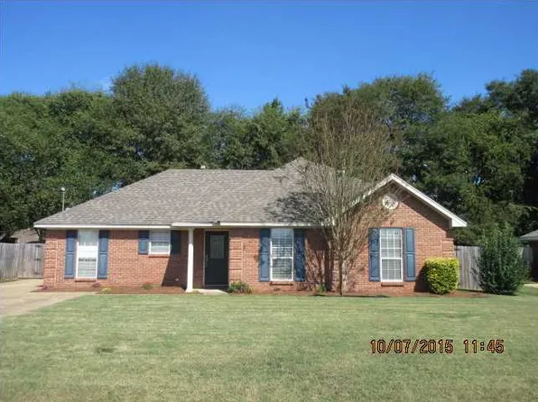 97 Mossey Ln, Millbrook, AL 36054