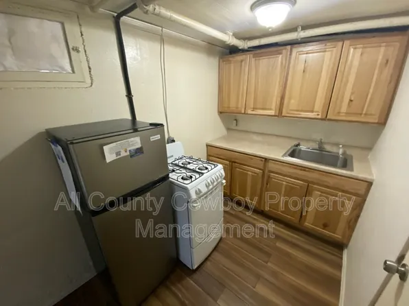 310 S 12th St #B, Laramie, WY 82070