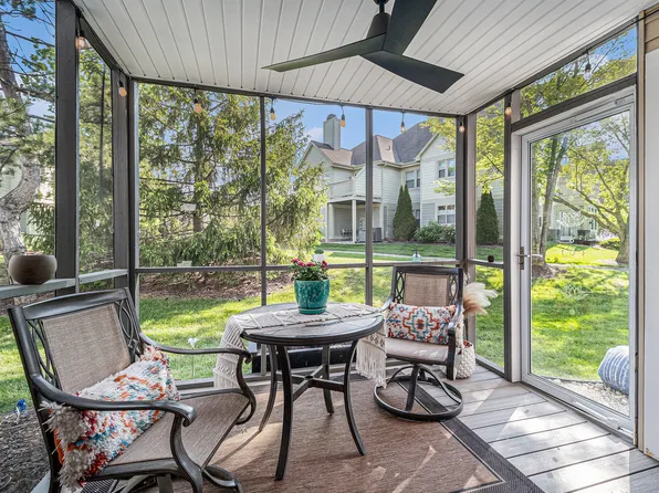 1731 Coburn Ct, Ann Arbor, MI 48108