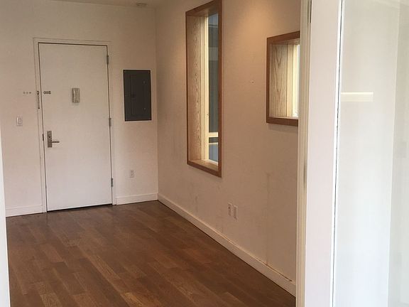4th image of 555 Graham Ave APT 3