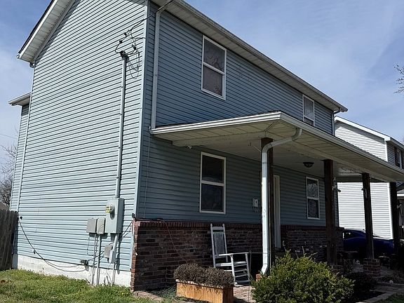 2nd image of 215 Brinley St