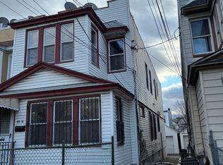 8918 182nd Pl, Hollis, NY 11423