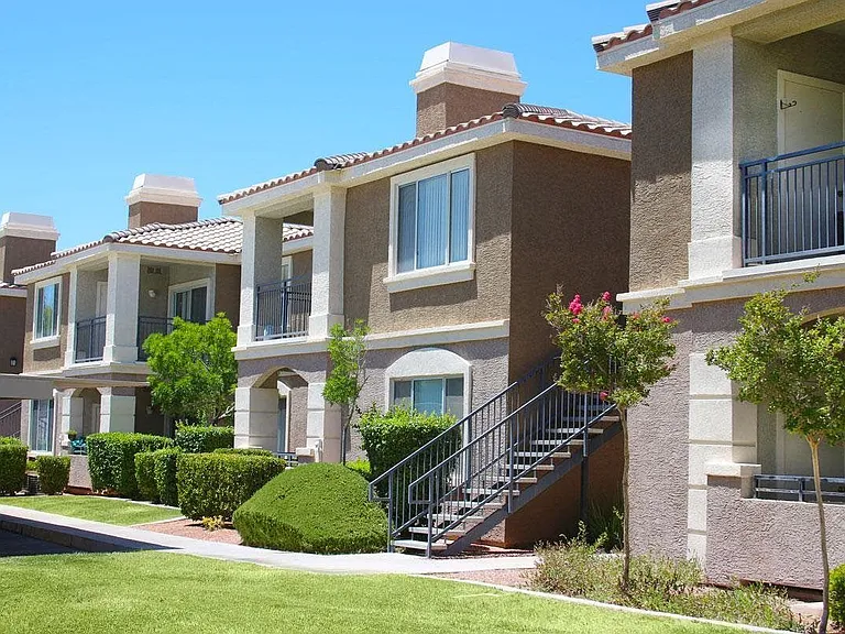 Avalon at Seven Hills — Photo 33