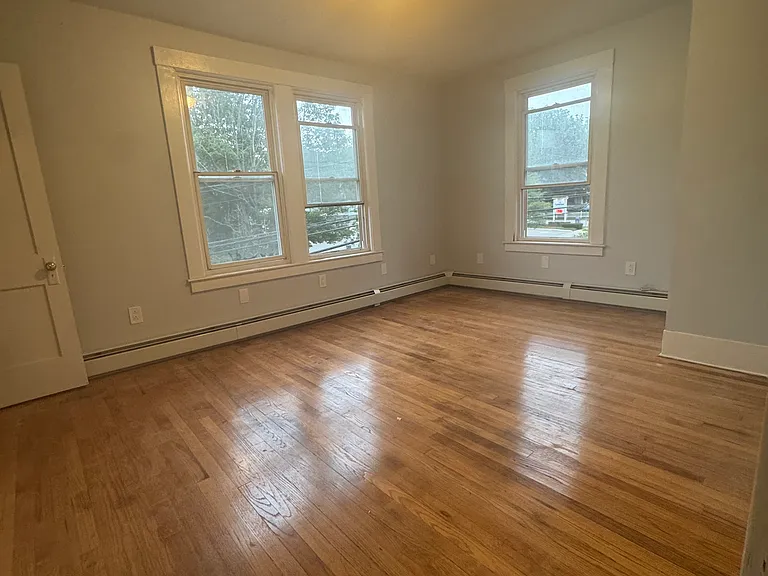 397-399 Laurel Hill Ave #2 — Photo 3