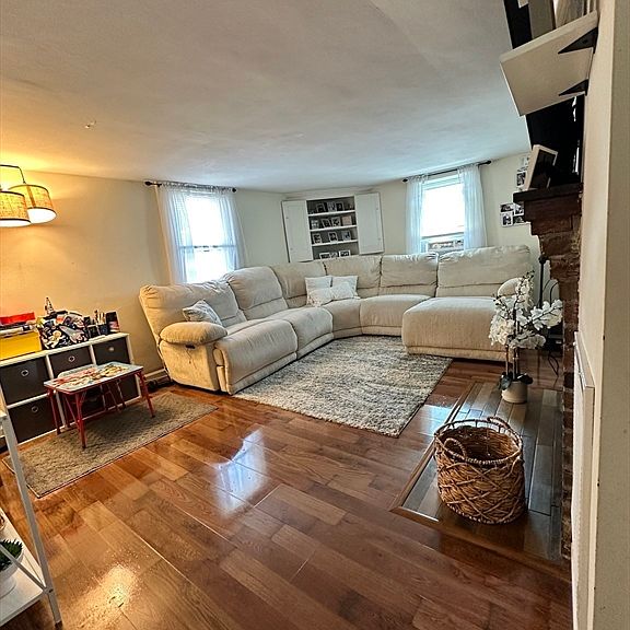 Listing photo 5