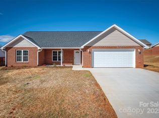160 Central Park Cir, Spindale, NC 28160