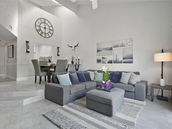 2055 SW 81st Way, Davie, FL 33324