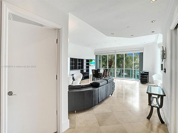 4th image of 16500 Collins Ave #Townhouse 6