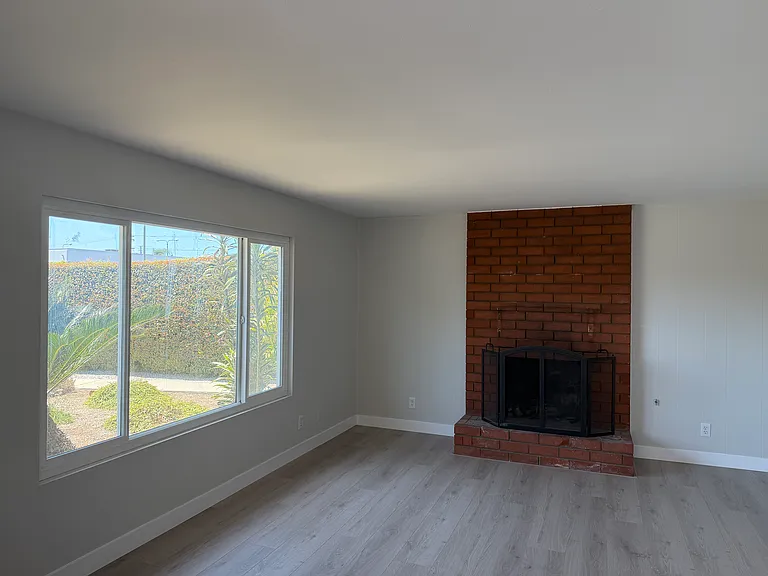 2711 N Berkeley St — Photo 3