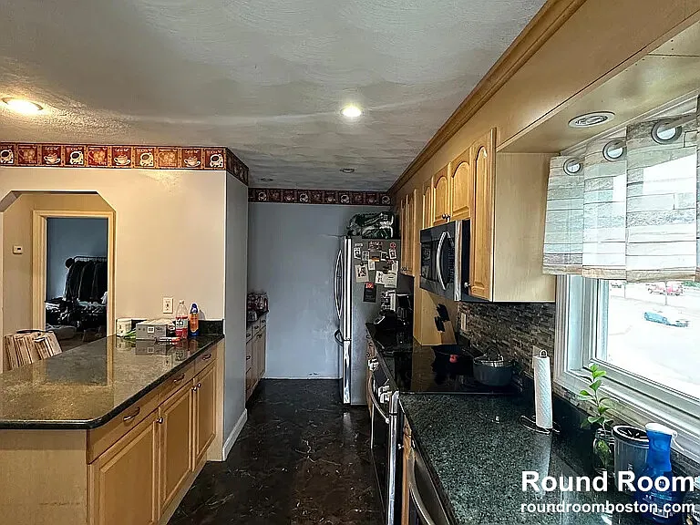 3 bed, $3,300 — Photo 2