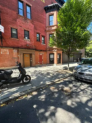 Rented by Triumph Property Group | media 11