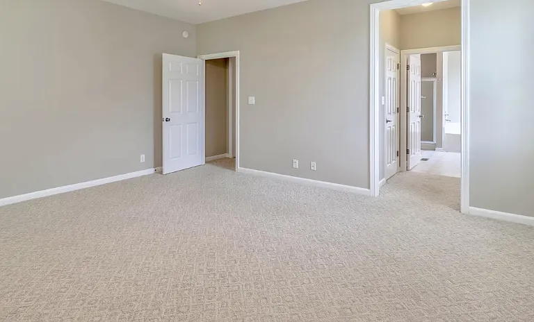 2200 Fairfax Dr — Photo 32