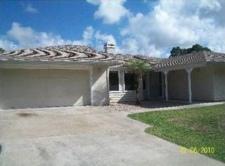 908 Nixon Cir NE, Palm Bay, FL 32907