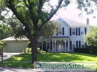 900 Piedmont Cir, Naperville, IL 60565