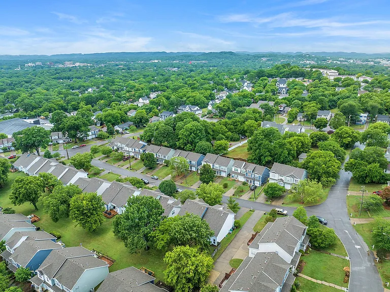 407 Normandy Cir — Photo 44