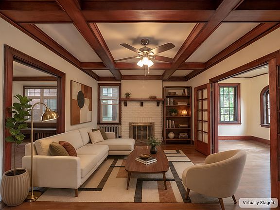 2nd image of 524 Saint James Pl #526