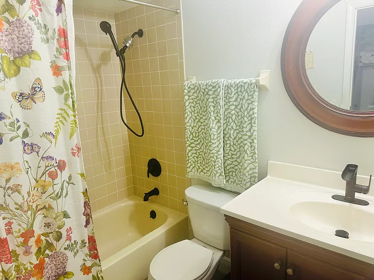 Second bathroom.
