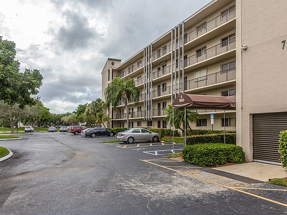 3rd image of 7980 NW 50th St APT 202