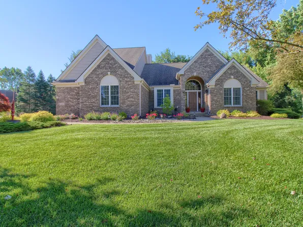 1421 W Greenfield Ct, Ann Arbor, MI 48108