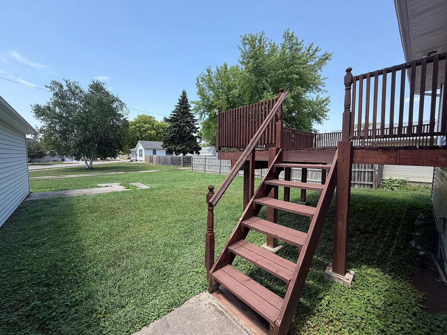$2500 - 3 Bed 1.5 Bath Home in Riverside — Photo 3