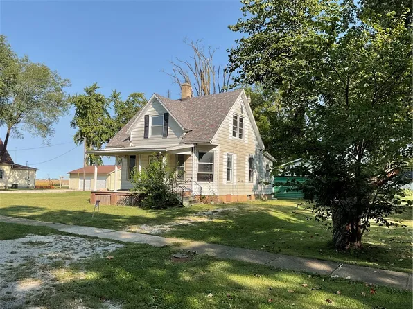 605 W 1st St, Stonington, IL 62567