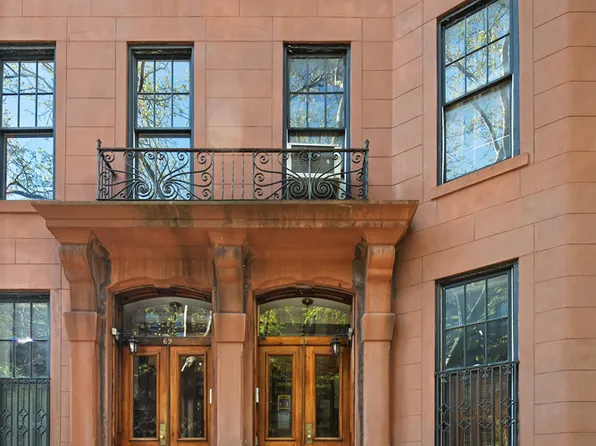 67 Perry Street image 1 of 16