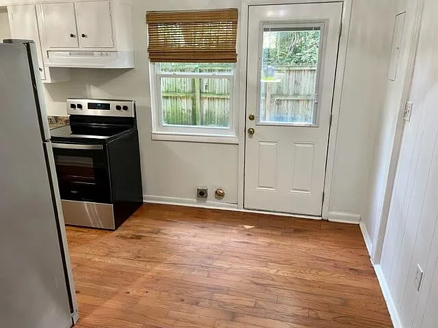 2 bed, 1.0 bath, 900 sqft, $2,300 — Photo 2