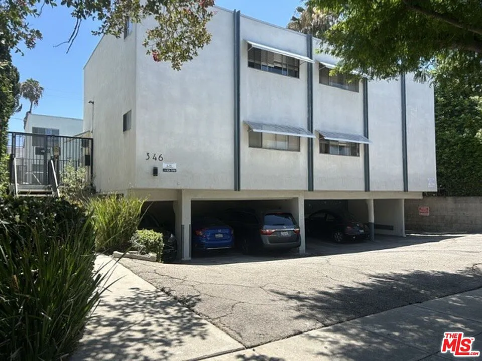 1 bed, 1.0 bath, 650 sqft, $1,885 — Photo 2