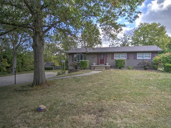 540 Sunset Dr, Mount Zion, IL 62549