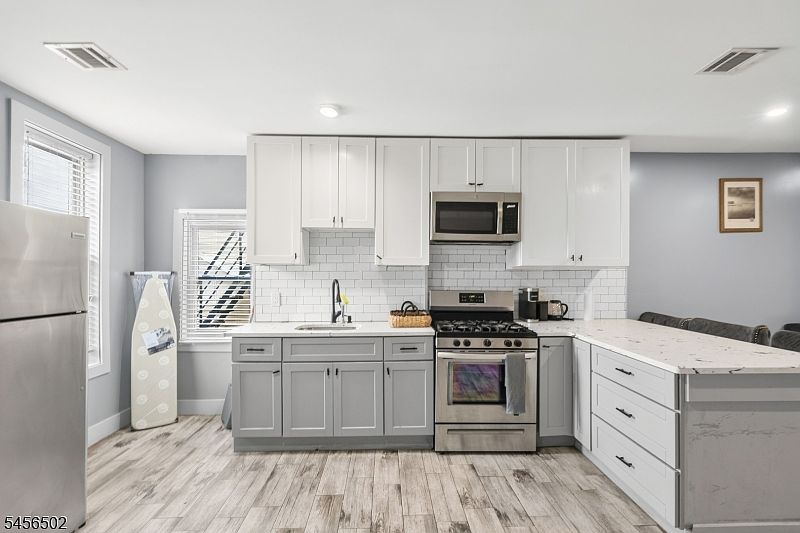 1st image of 53 2nd Ave Floor 2
