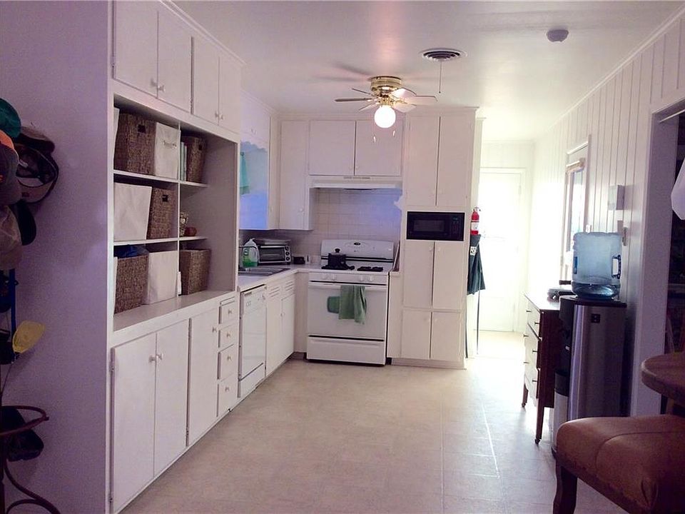 1st image of 2930 College Cir