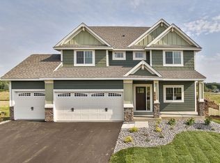 9450 Compass Pointe Rd, Woodbury, MN 55129