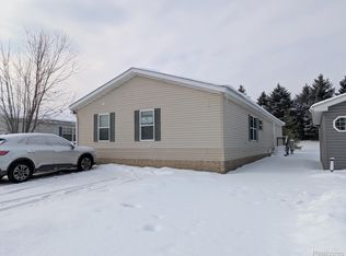 7 Brookfield, Swartz Creek, MI 48473