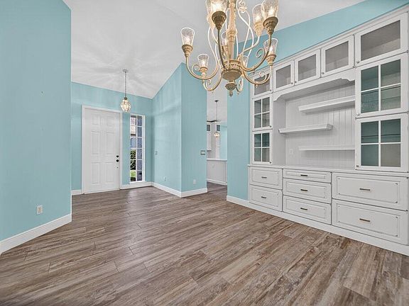3rd image of 1559 SE TIDEWATER Place