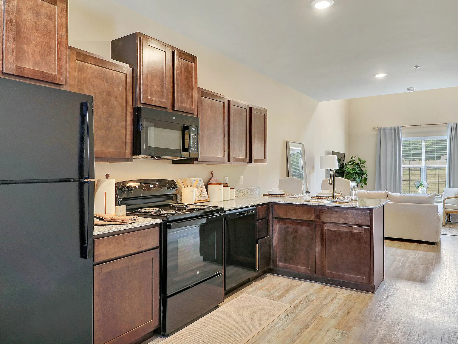 The Reserve at Chaffee Crossing Apartment Homes & Townhomes — Photo 1