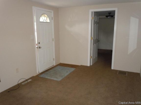 5th image of 220 E Broadway St