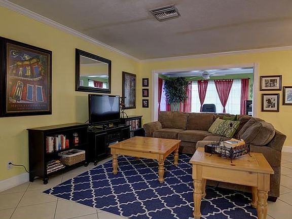 5th image of 1618 Cambridge Dr