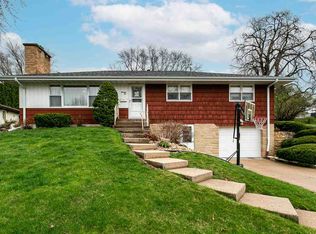 1910 Saint Anne Ct, Dubuque, IA 52001