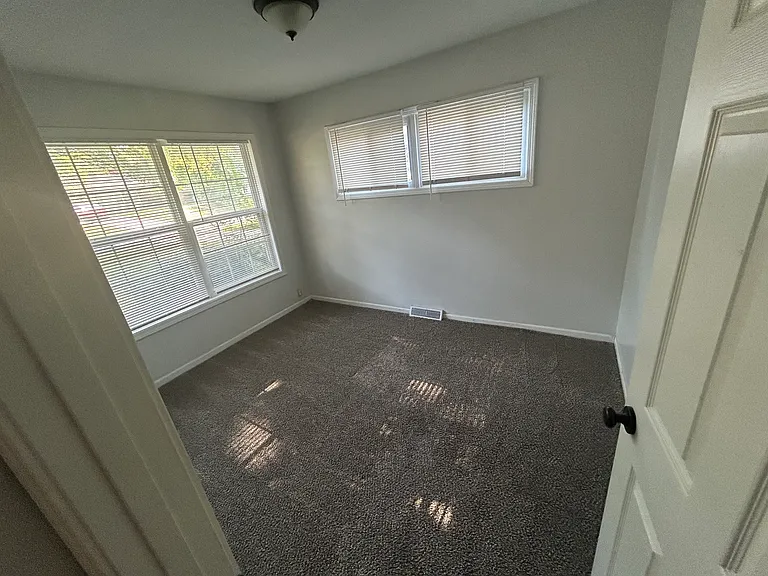 11226 Crystal Ave — Photo 11