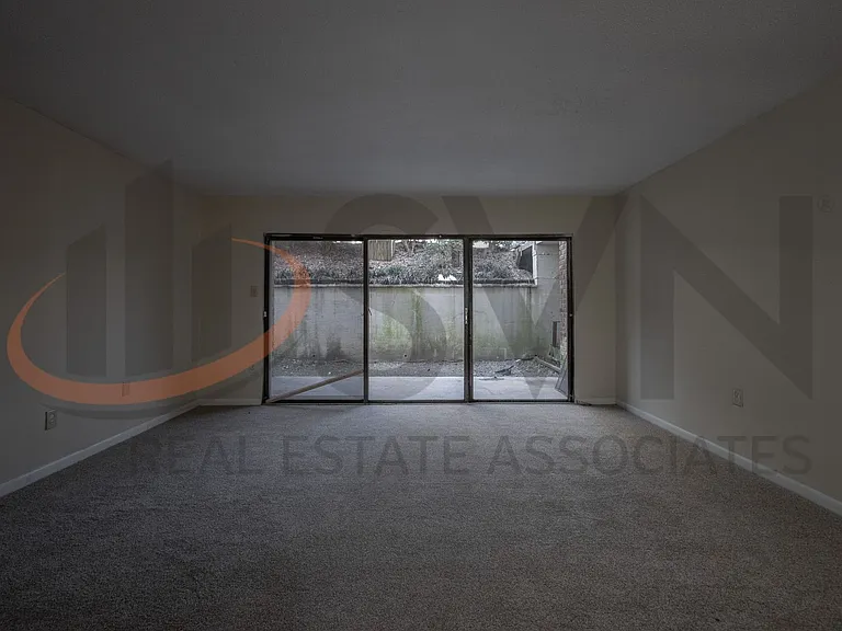 500 Umstead Dr #104E — Photo 4