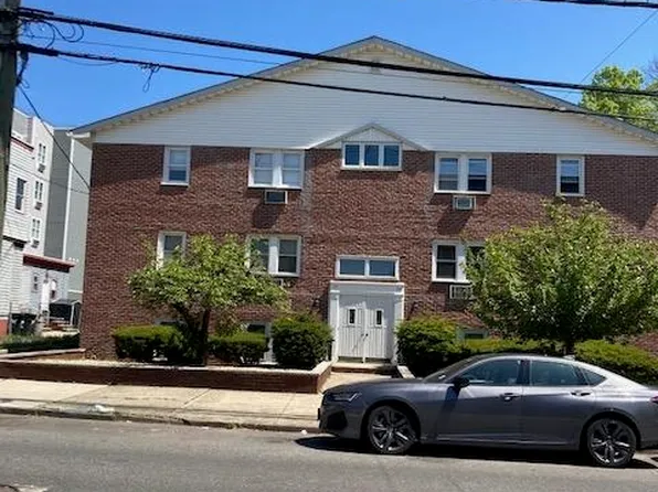 33 W 32nd St APT B-3, Bayonne, NJ 07002