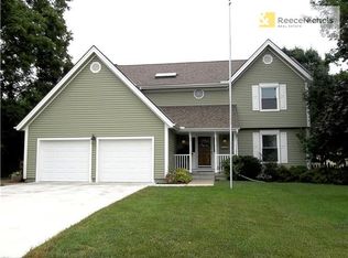 1108 NE Trailwood St, Lees Summit, MO 64086