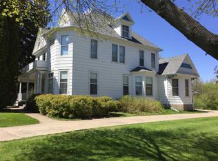 103 W North St, Calmar, IA 52132